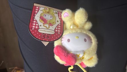 Hello kitty keychain