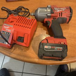M18 Millwakee 1/2 Wrench With Batery And Charger 
