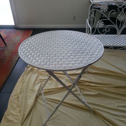Bench and Table White Worn Look Bran New