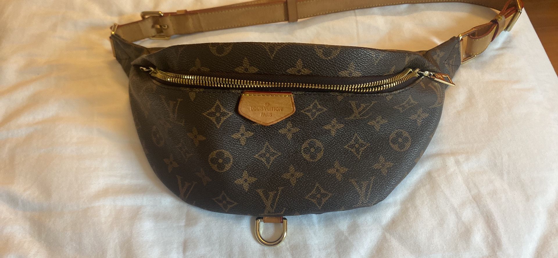 LOUIS VUITTON Waist Purse Has Certificate Of Authenticity for Sale in  Beaumont, TX - OfferUp