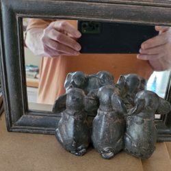 4x6 Mirror with 3 Attached Elephants