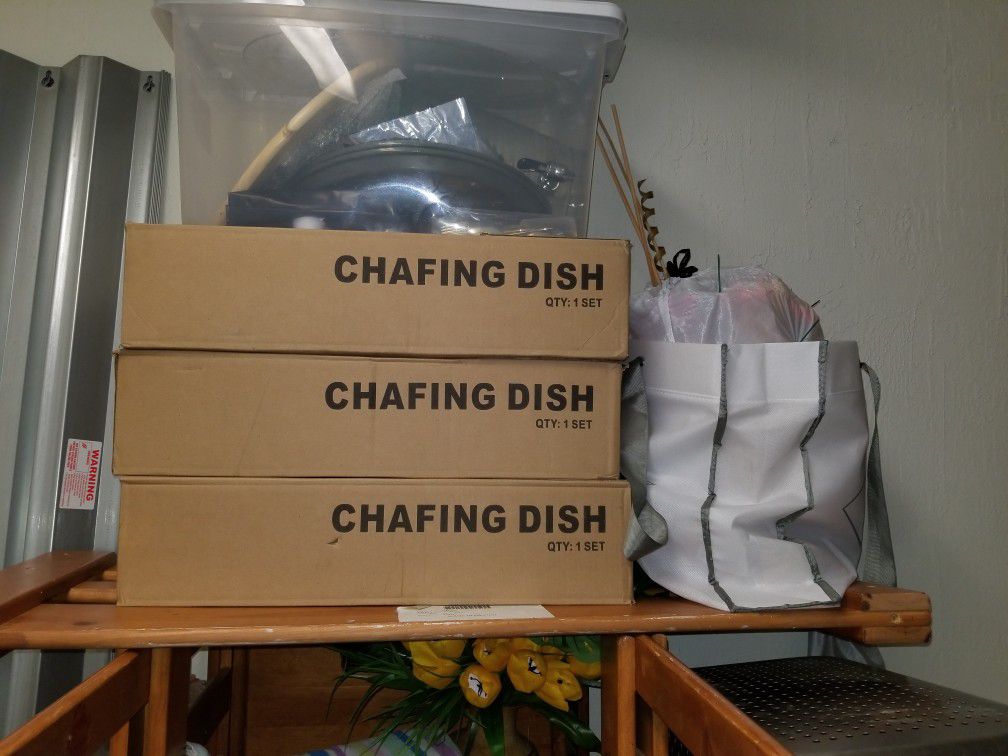Set of three chafing dishes