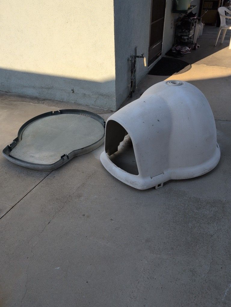 Aspenpet Dogloo II Igloo Dog House Large X-large Great Condition White Creme Light Color Outdoor