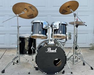 Black Drum Set w/ Cymbals and Hardware