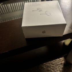 2 Piece Apple AirPods 