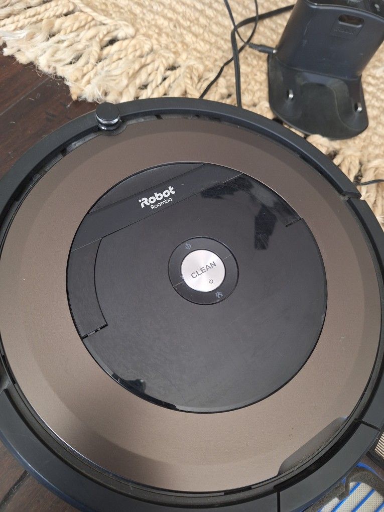 Roomba iRobot Vacuum