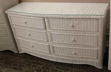 White wicker dresser with mirrow & twin headboard