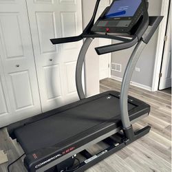 2021 NordicTrack X22i Treadmill 40% Incline
