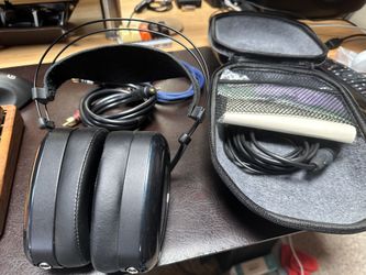 Mr Speaker Aeon Closed Back Headphone