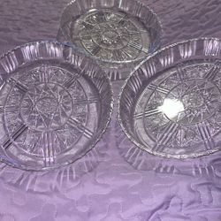 PLASTIC SERVING TRAYS 