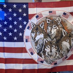American Flag With 4 Wolves Art Tapestry 