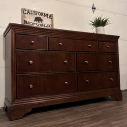 HUGE Solid Wood 7-Drawer Dresser | Pottery Barn Style