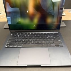 MacBook Air M2 A2681