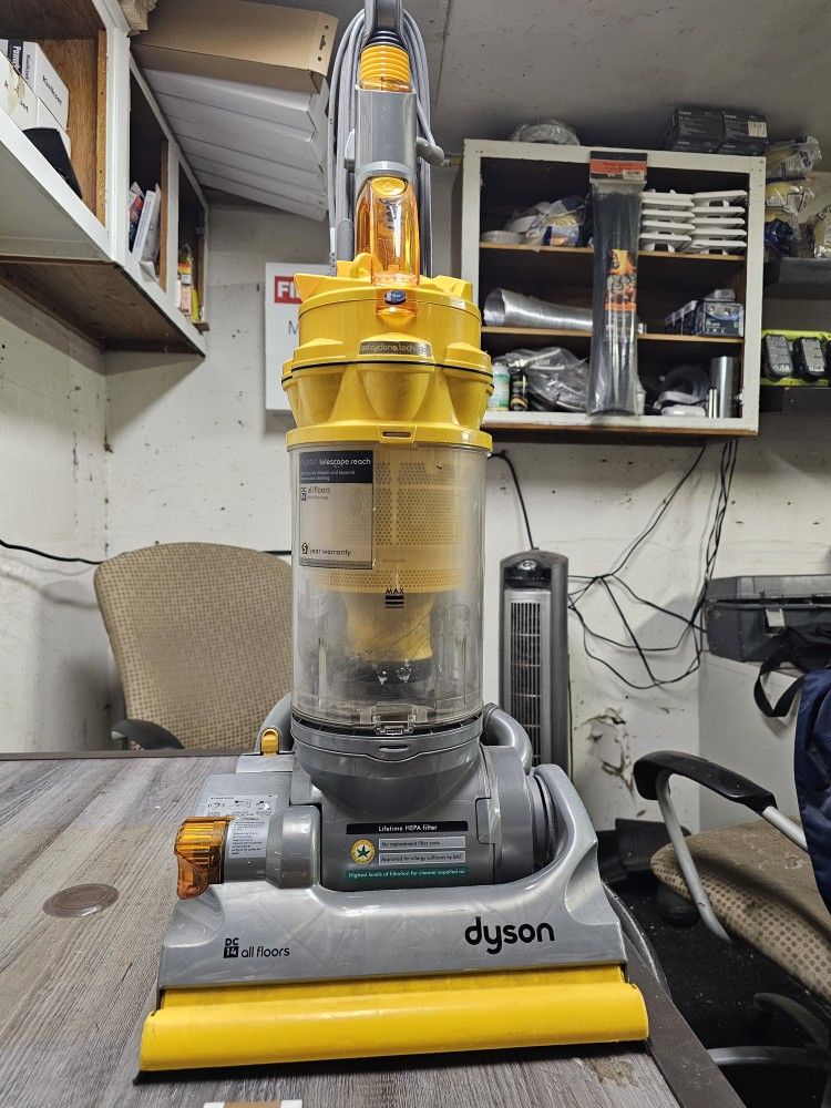 Dyson Vaccum