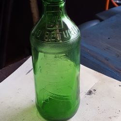Vintage 7 up Embossed bottle