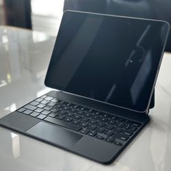 Apple iPad Air 4th Gen with Magic Keyboard