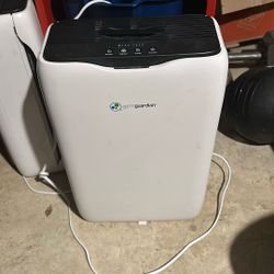 GERMGUARDIAN AC5600 HEPA PURE™ 18" CONSOLE AIR PURIFIER (3-SPEED 3-STAGE FILTRATION, WHITE)