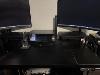 3 monitors & desk