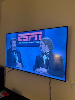 Samsung 55" 4K Smart TV with Remote & Wall Mount