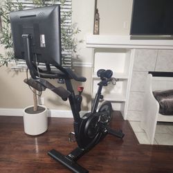 Echelon 4s+ Exercise Bike Indoor Cycling Bike Stationary Black