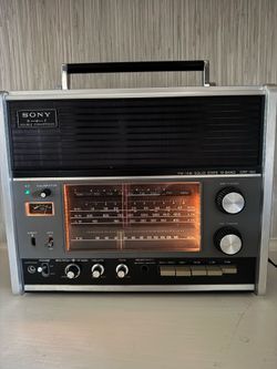 Super Rare SONY Multi Band Receiver, Model No CRF-160,  Tested/Works. Beautiful Condition