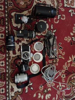 MOVING SALE!! NEED GONE TODAY!! Olympus omd Em5 and accessories