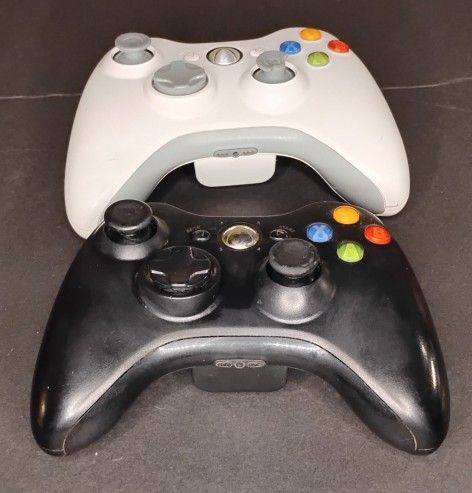 Xbox 360 Controllers (1 Black & 1 White) 2 Controllers Total