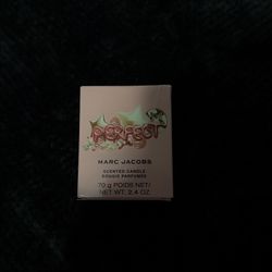 Marc Jacobs PERFECT 2.4 OZ Scented Candle Bougee Parfumee Limited Edition