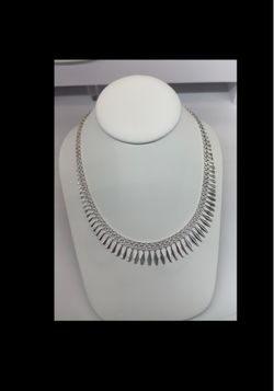 Gorgeous silver plated necklace from Italy  new in box   Great giftgiving