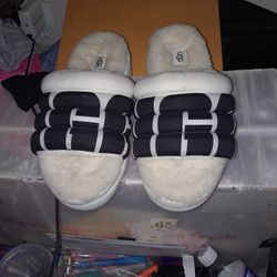 UGG MAXI SLIDES
