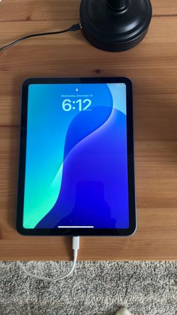 Apple iPad (A16) 128GB – $300 OBO