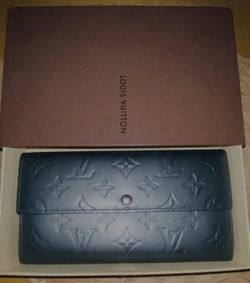 Louis Vuitton Monogram Sarah Wallet