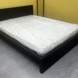 Nice modern Platform Queen size Bed Frame 