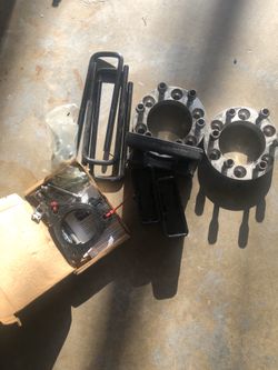 Rough country leveling kit 2.5”