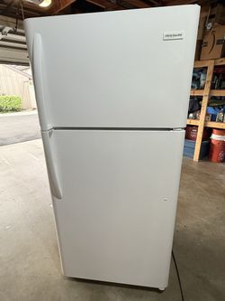 Refrigerator fridge
