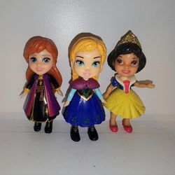 Disney 3 inch mini doll figure Snow White and Frozen Anna
