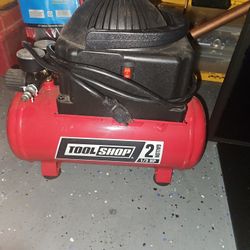 2 Gallon Tool Shop Air Compressor 1/3 Horsepower