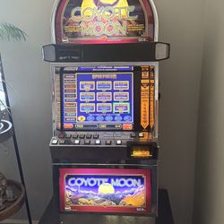 Coyote Moon  Slot Machine