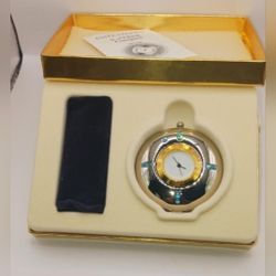 ESTEE LAUDER 5 O'CLOCK PRESSED POWDER COMPACT