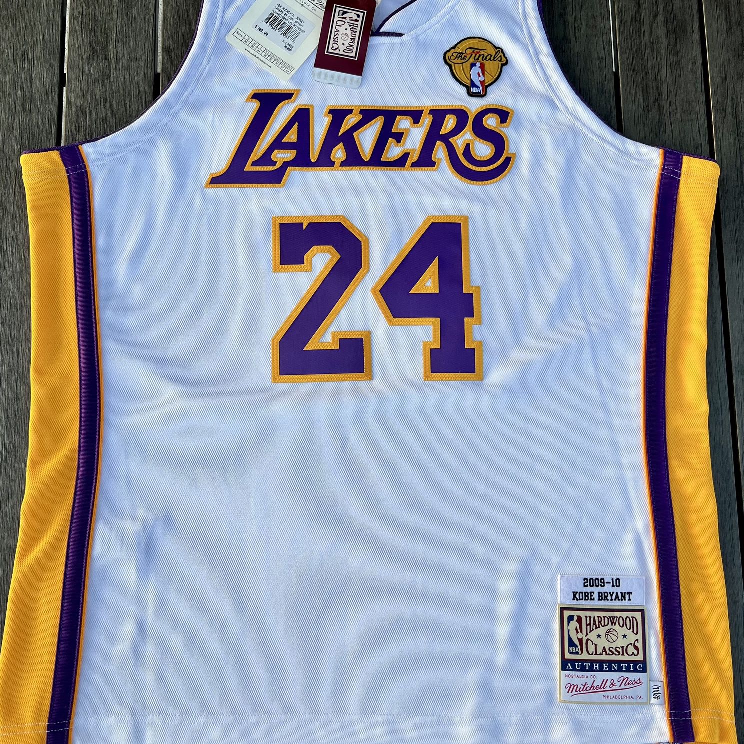 Mitchell Ness Kobe Bryant Los Angeles Lakers White The Finals 2009-10  Hardwood Classics Authentic Jersey
