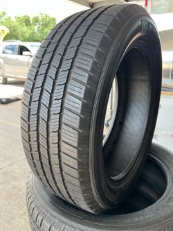 265/60/18” MICHELIN Defender, Like New