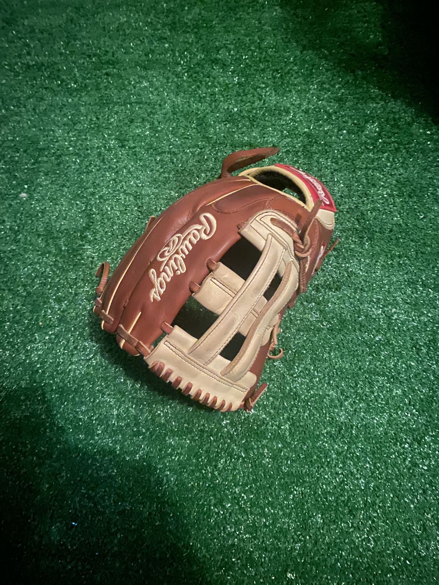 Rawlings Left Handed Baseball Glove