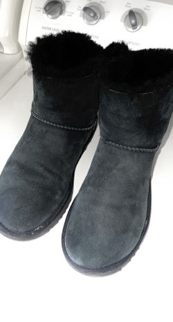Womens UGGS boots Size 10