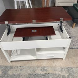 Lift top coffee table