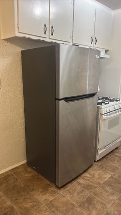 Frigidaire stainless steel refrigerator