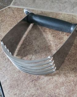 Amco Pastry Dough Cutter; NEVER USED