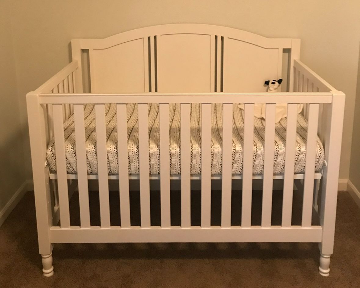 PBK Crib EXCELLENT condition