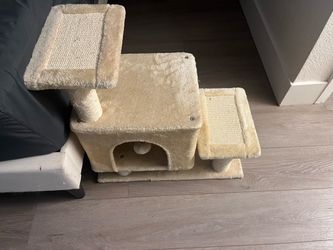 Cat stairs. / mini tower. With cubby and scratching posts.