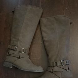 Brown boots, small heel -size 6.5