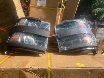 16-18 Chevy Silverado 2500/3500 Head lights(Chromed/Amber Reflector/Clear lens)/Set(RH and LH)-Black Frame ITEM NO: RPCHL-CHSL16-BCBF-WJ